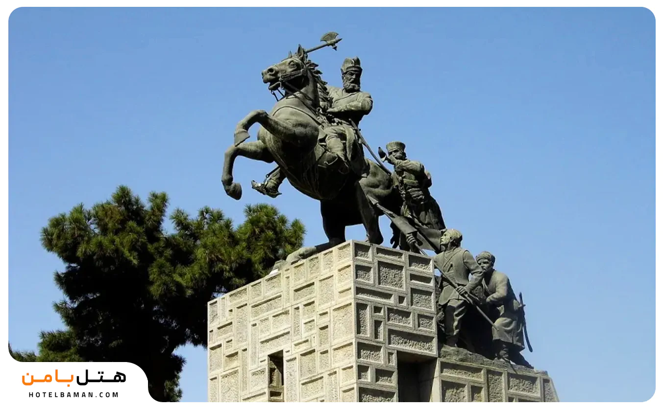 معماری آرامگاه نادرشاه افشار
