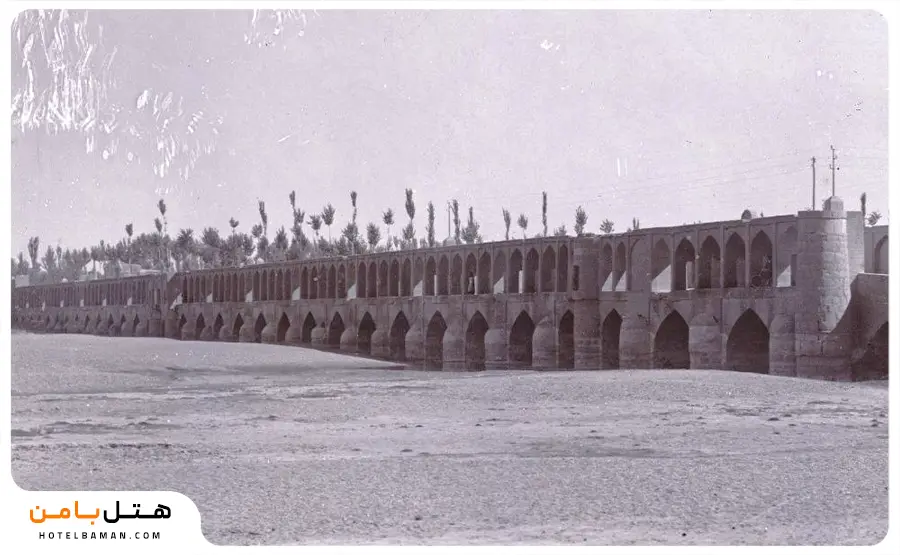 تصویر قدیمی از سی و سه پل اصفهان