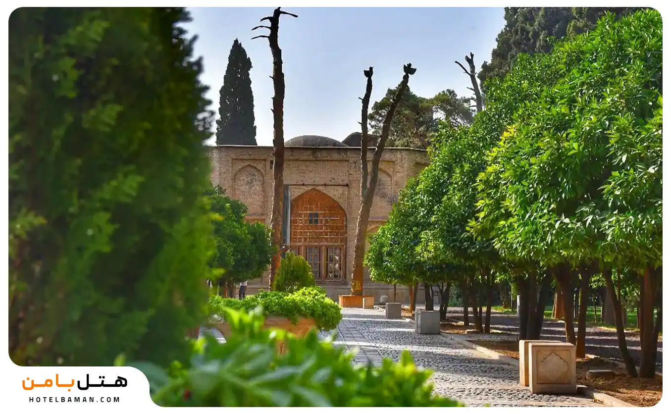 عکس فضای سبز باغ جهان نما شیراز