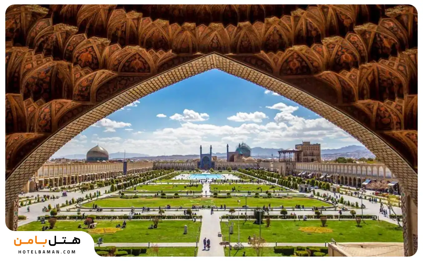 تصویر میدان نقش جهان