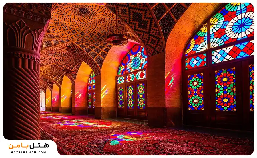 نمای داخل مسجد نصیرالملک شیراز
