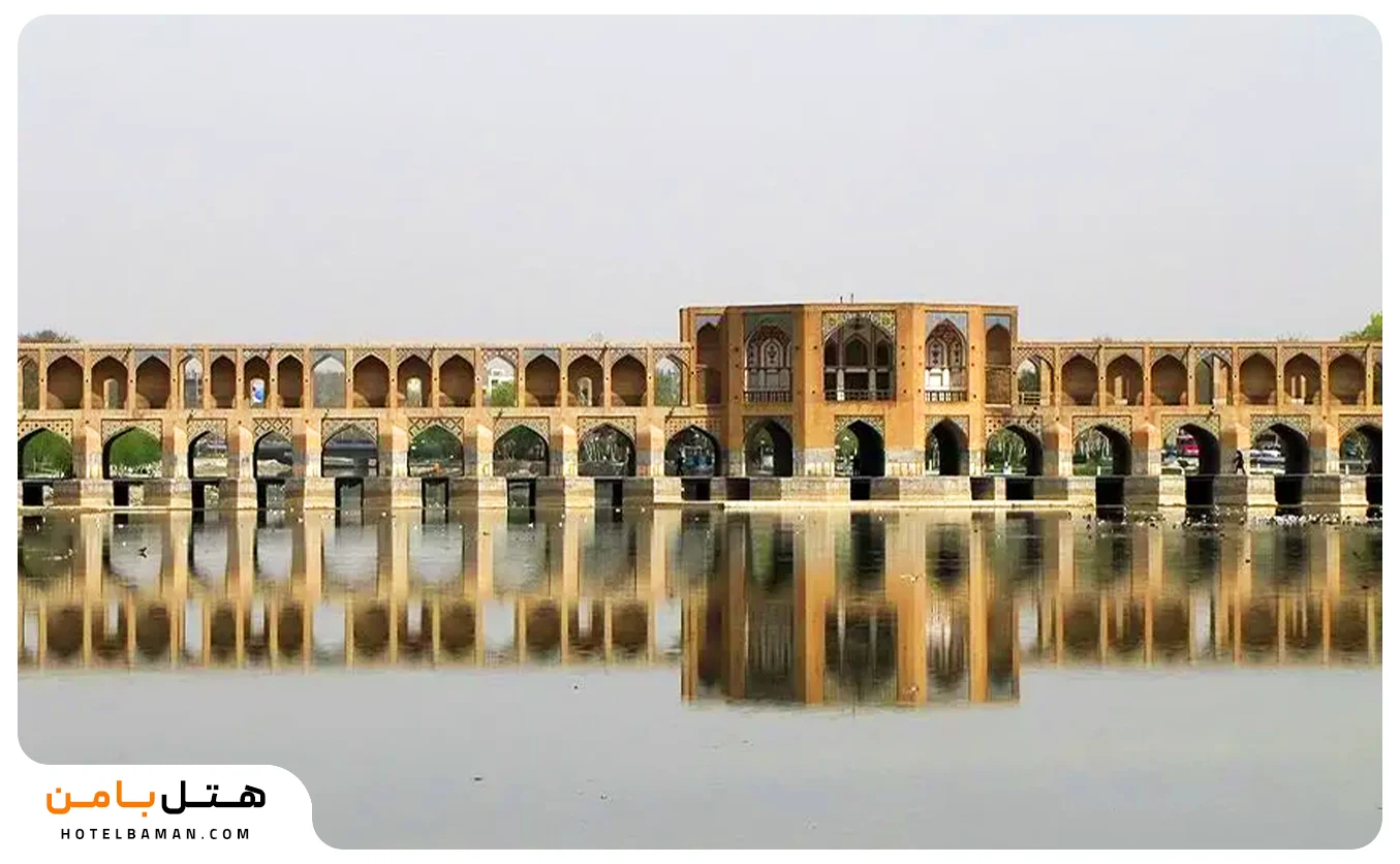 نمای پل خواجو اصفهان از روبرو