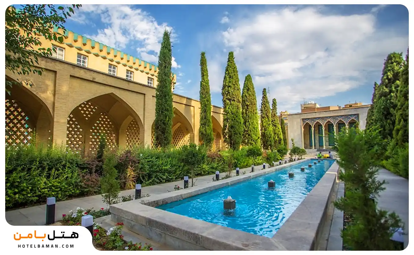 تصویر آرامگاه صائب تبریزی اصفهان