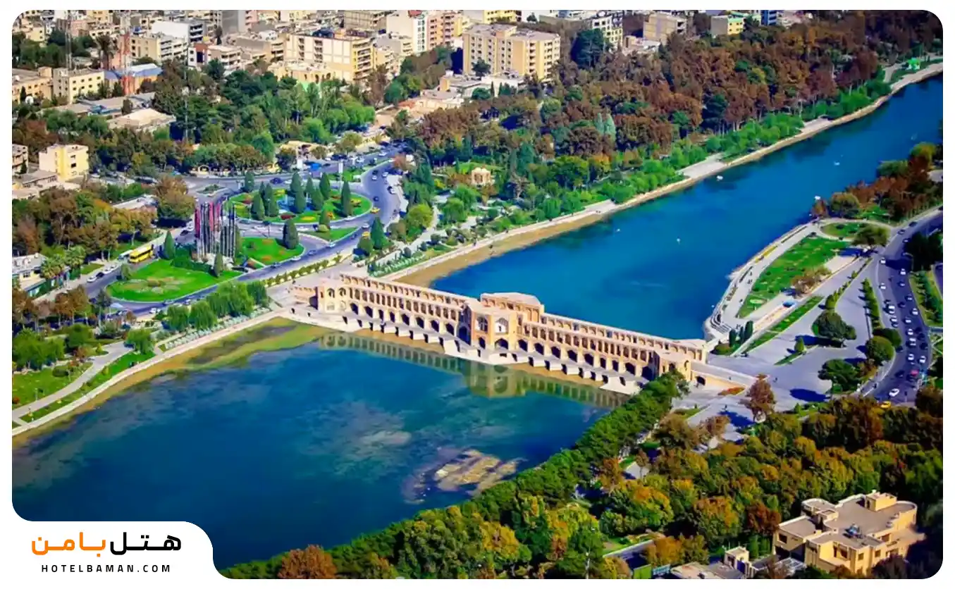 پل خواجو اصفهان در بهار