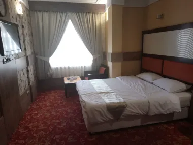 هتل بزرگ آزادی مشهد