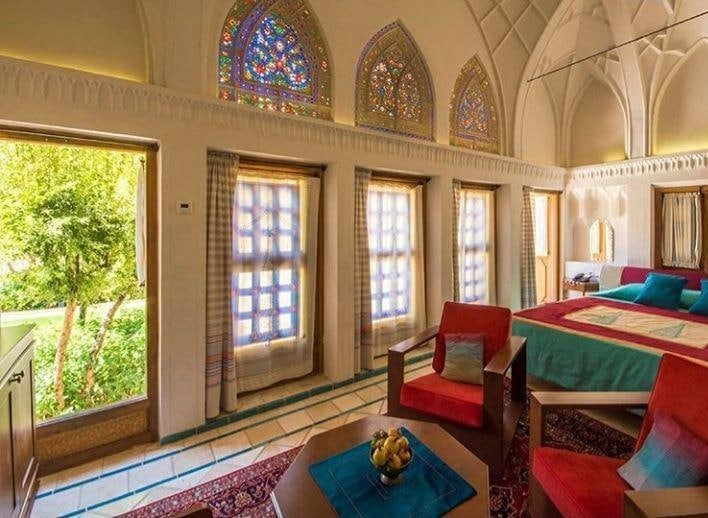 اقامتگاه سنتی خانه عامری ها کاشان