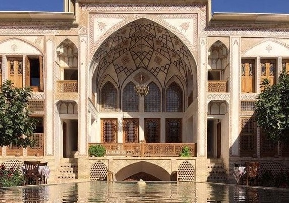 اقامتگاه سنتی مهینستان راهب کاشان