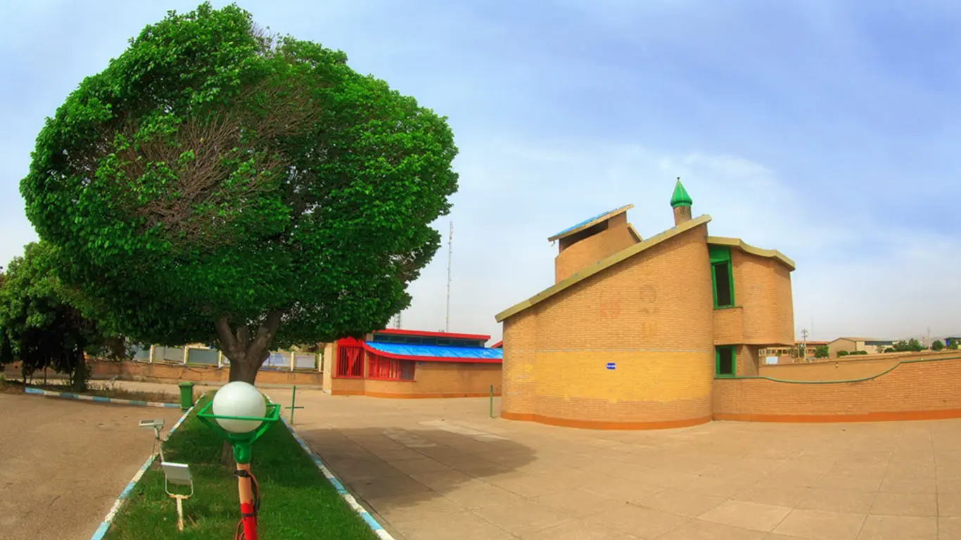 هتل جهانگردی تاکستان