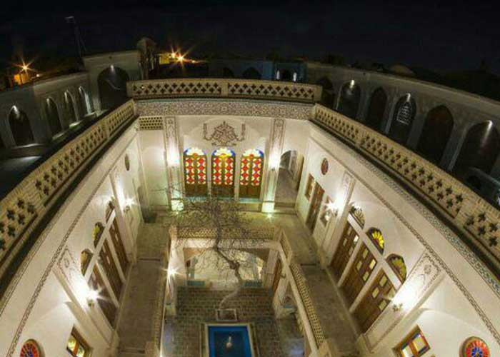 اقامتگاه سنتی نه چم کاشان