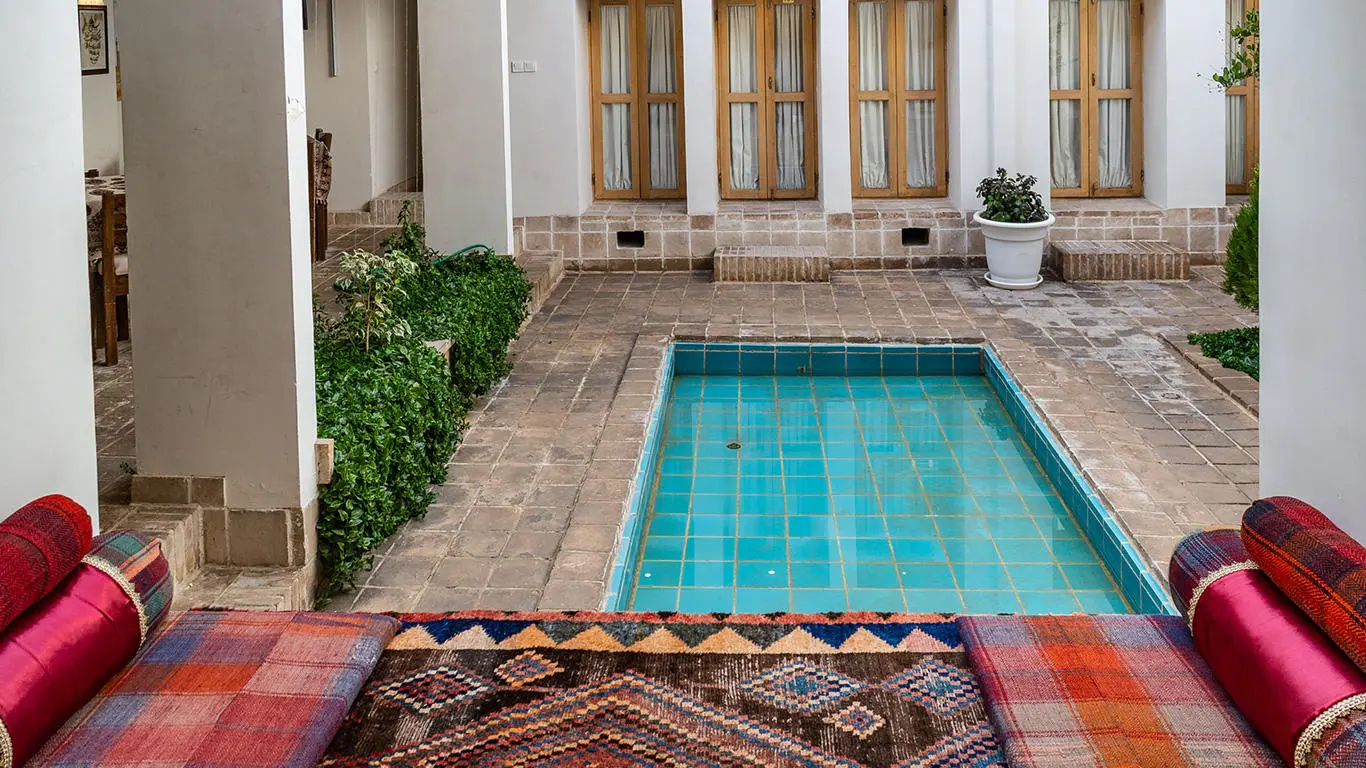 اقامتگاه سنتی قائلی اصفهان