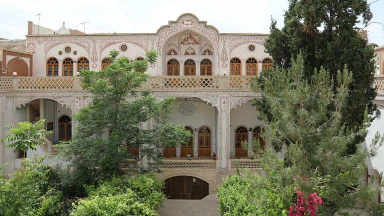 اقامتگاه سنتی خادمی کاشان