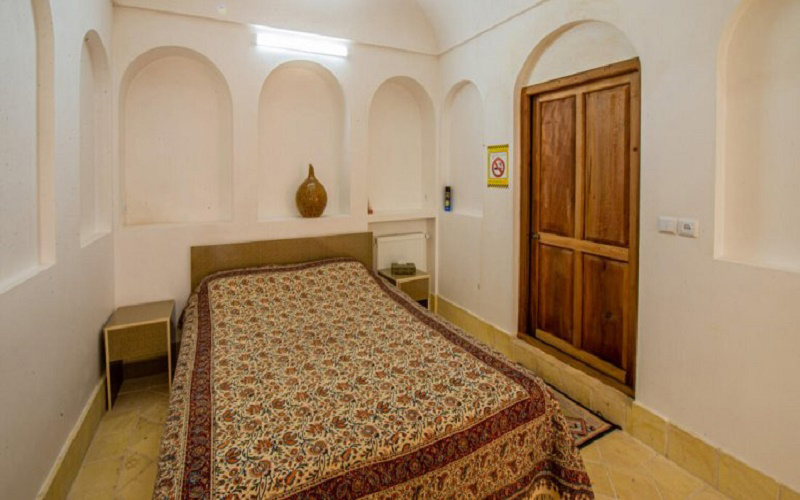 اقامتگاه سنتی خانه پارسی کاشان