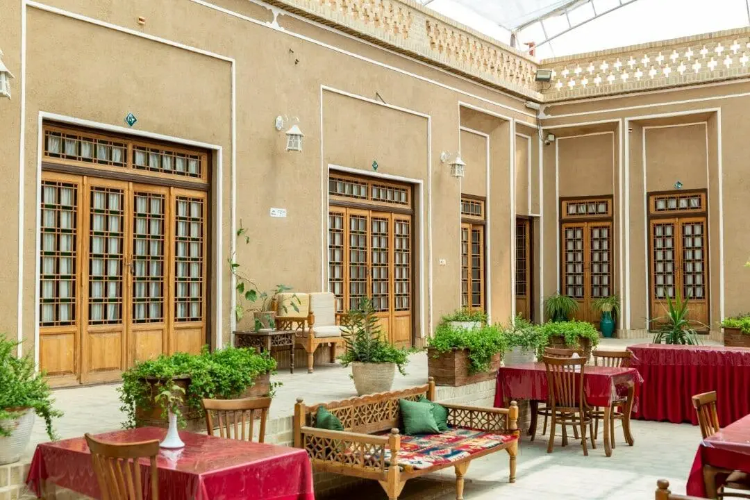 اقامتگاه سنتی پارسیک یزد