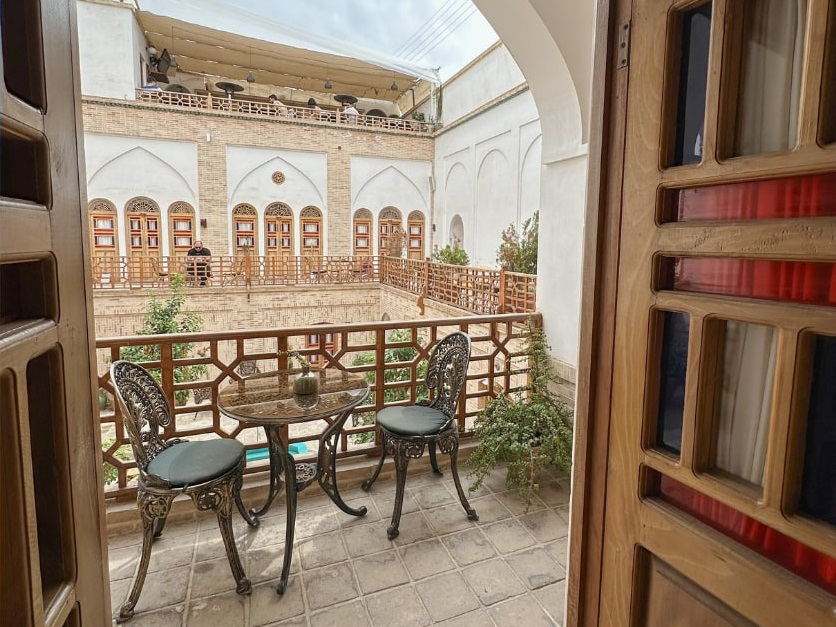 اقامتگاه سنتی سنگ پلوی کاشان
