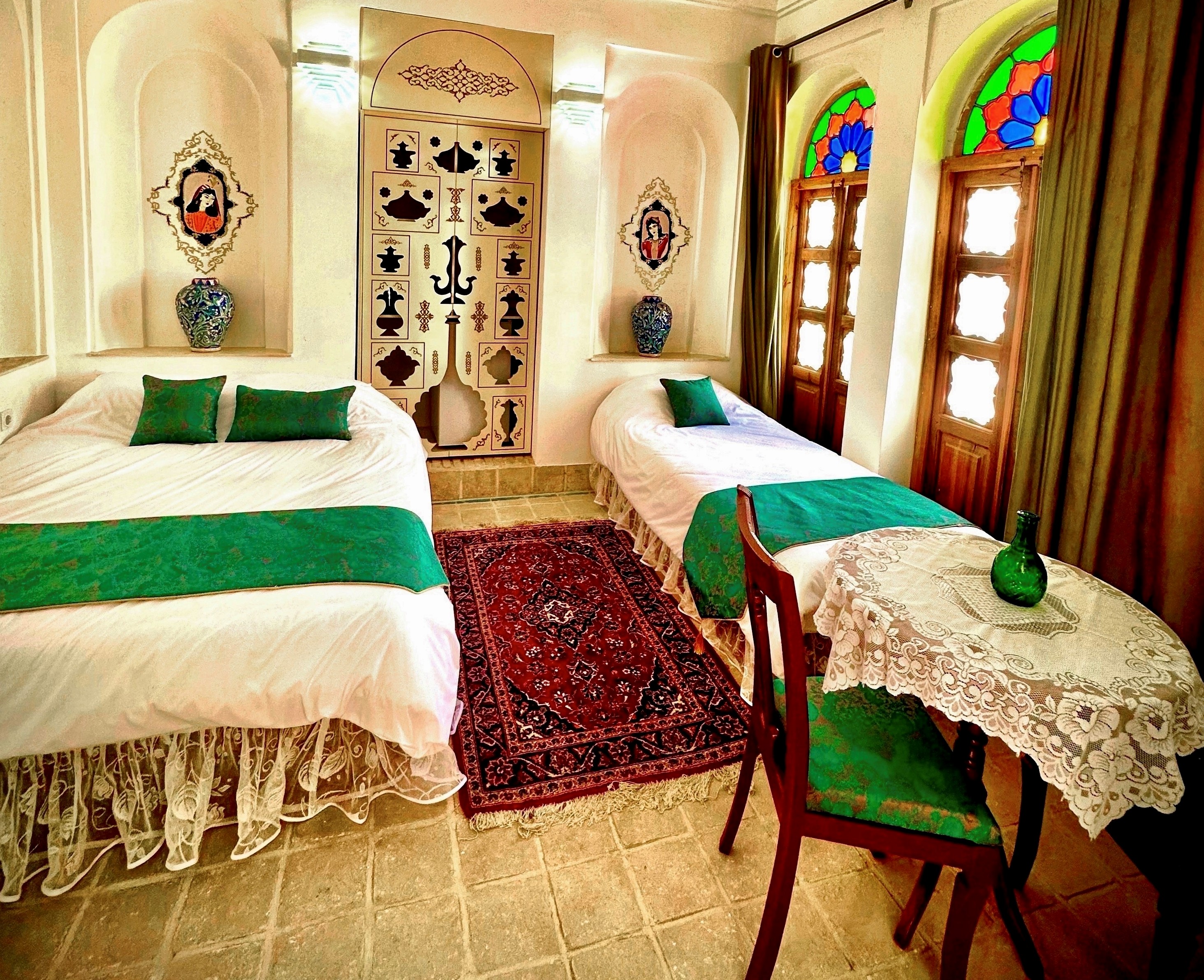 اقامتگاه سنتی عمارت قجری ابرکوه