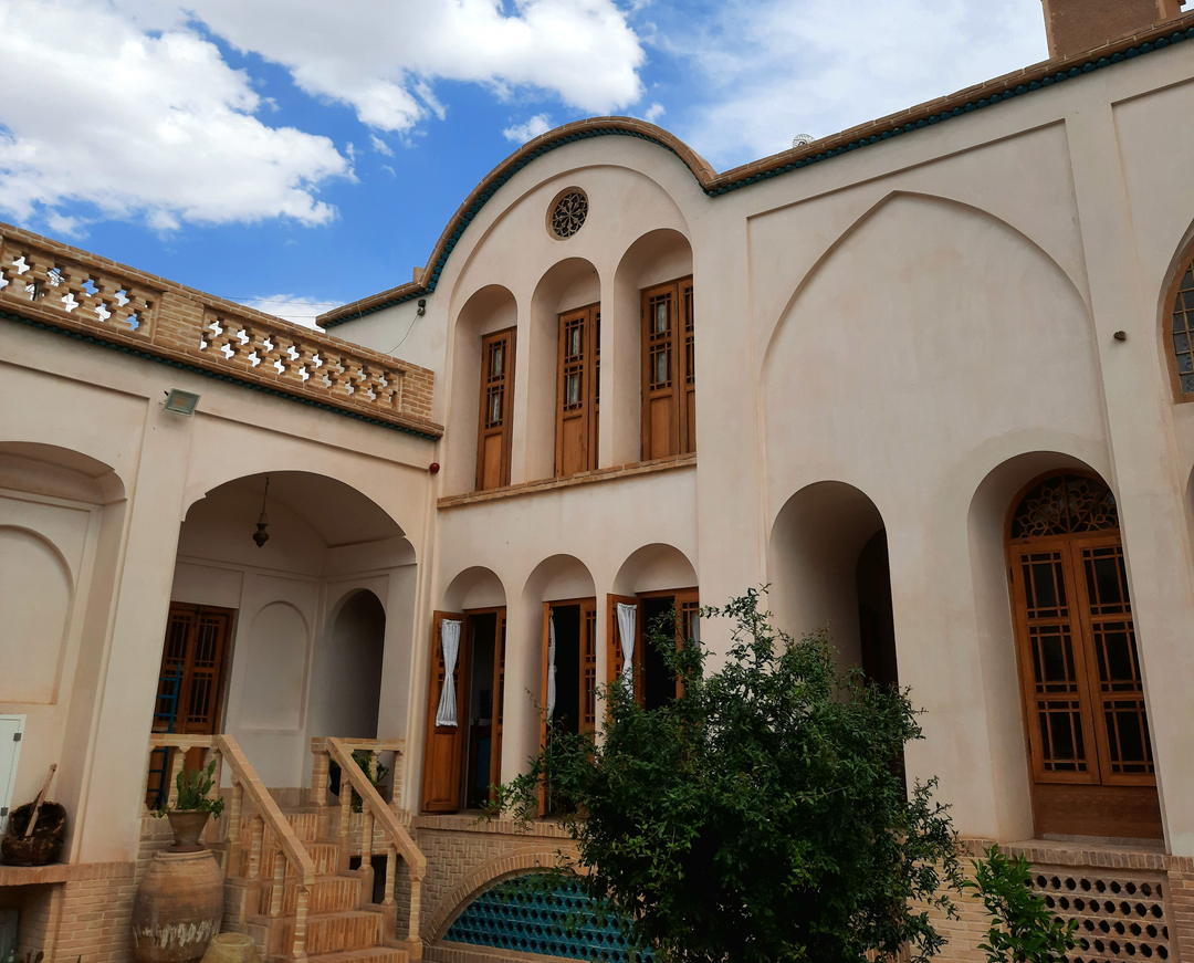 اقامتگاه سنتی اشکوب کاشان