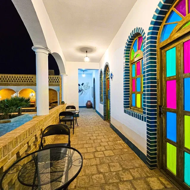اقامتگاه بومگردی عمارت سرهنگ بادرود