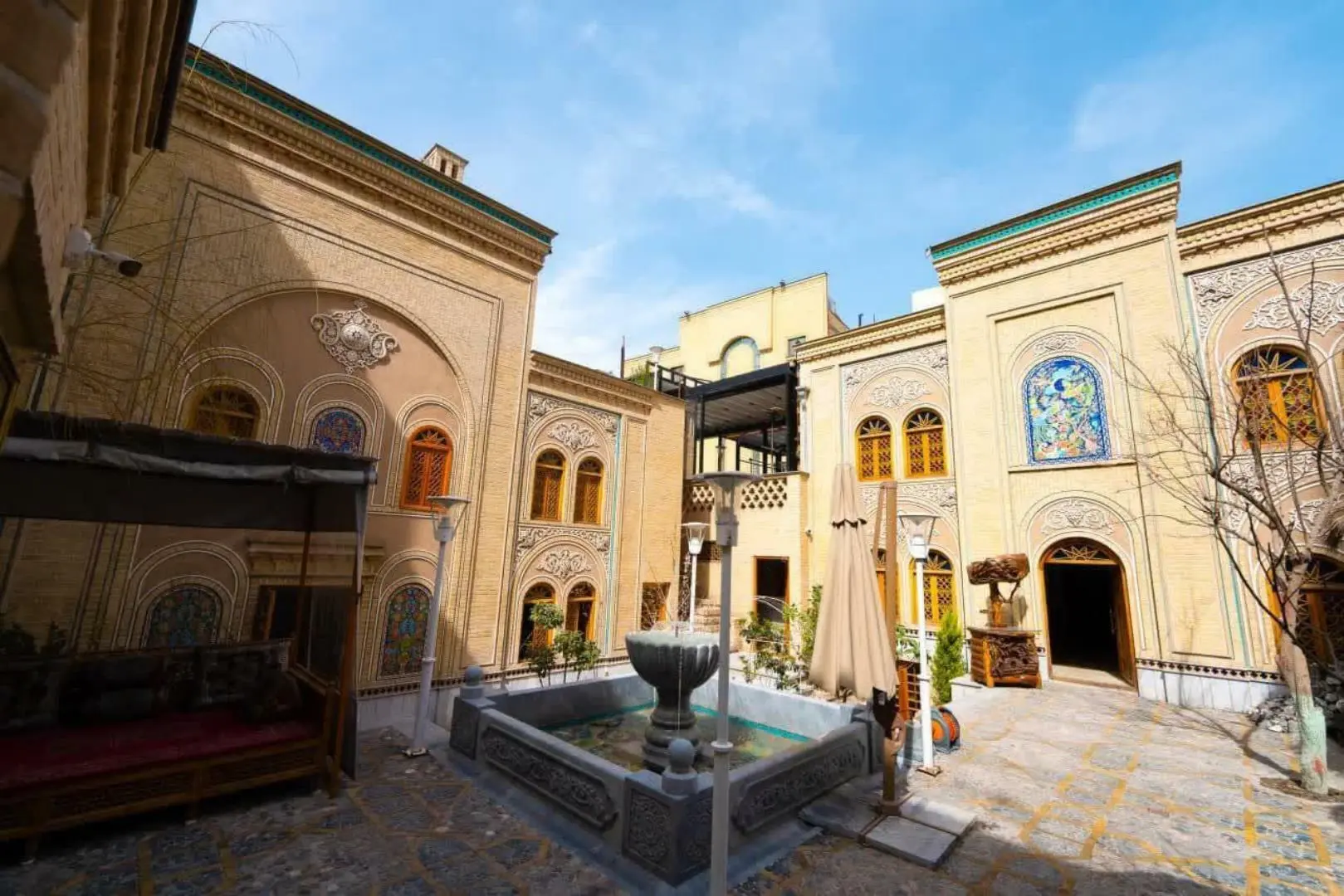 اقامتگاه سنتی آب میرزا مشهد