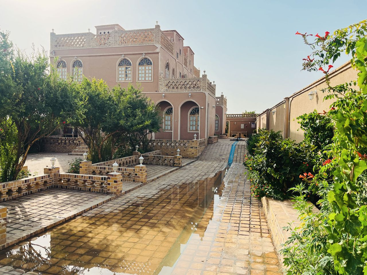 اقامتگاه بومگردی شمس العماره فردوس