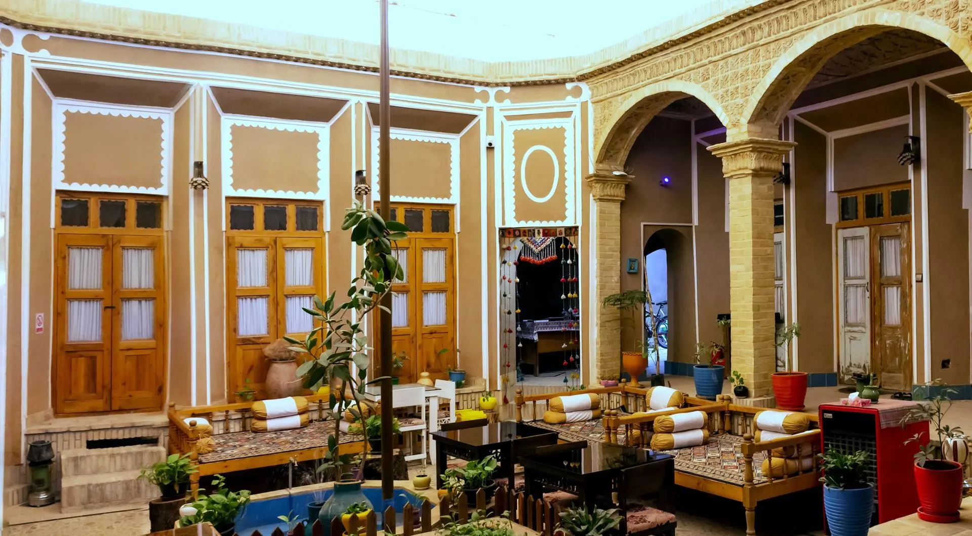 اقامتگاه بومگردی دلخش یزد