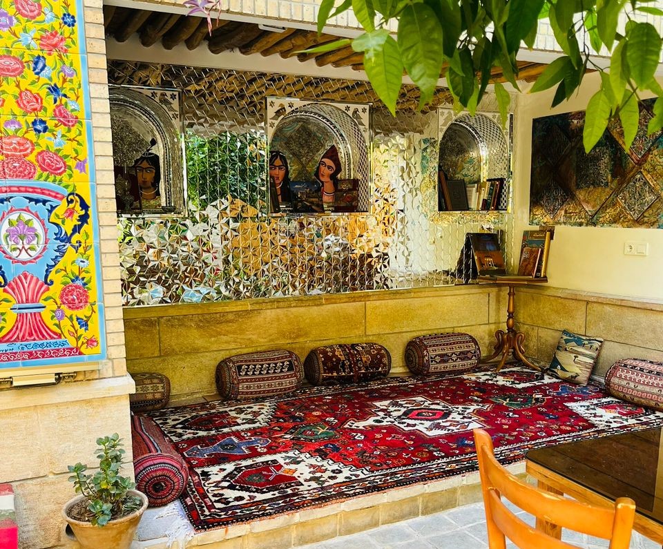 اقامتگاه بومگردی سرای همایونی شیراز