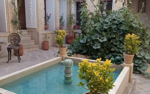 اقامتگاه سنتی عمارت صوفی راز شیراز