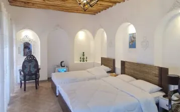 اقامتگاه سنتی عمارت صوفی راز شیراز