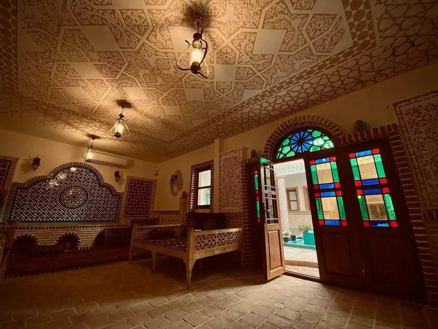 اقامتگاه بومگردی دیاوا نطنز
