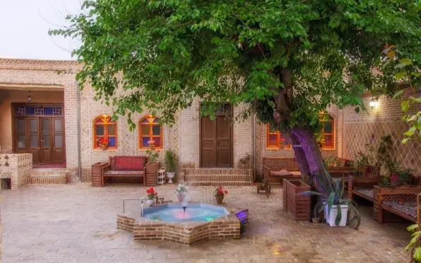اقامتگاه سنتی عمارت خورشید پردیسان درگز