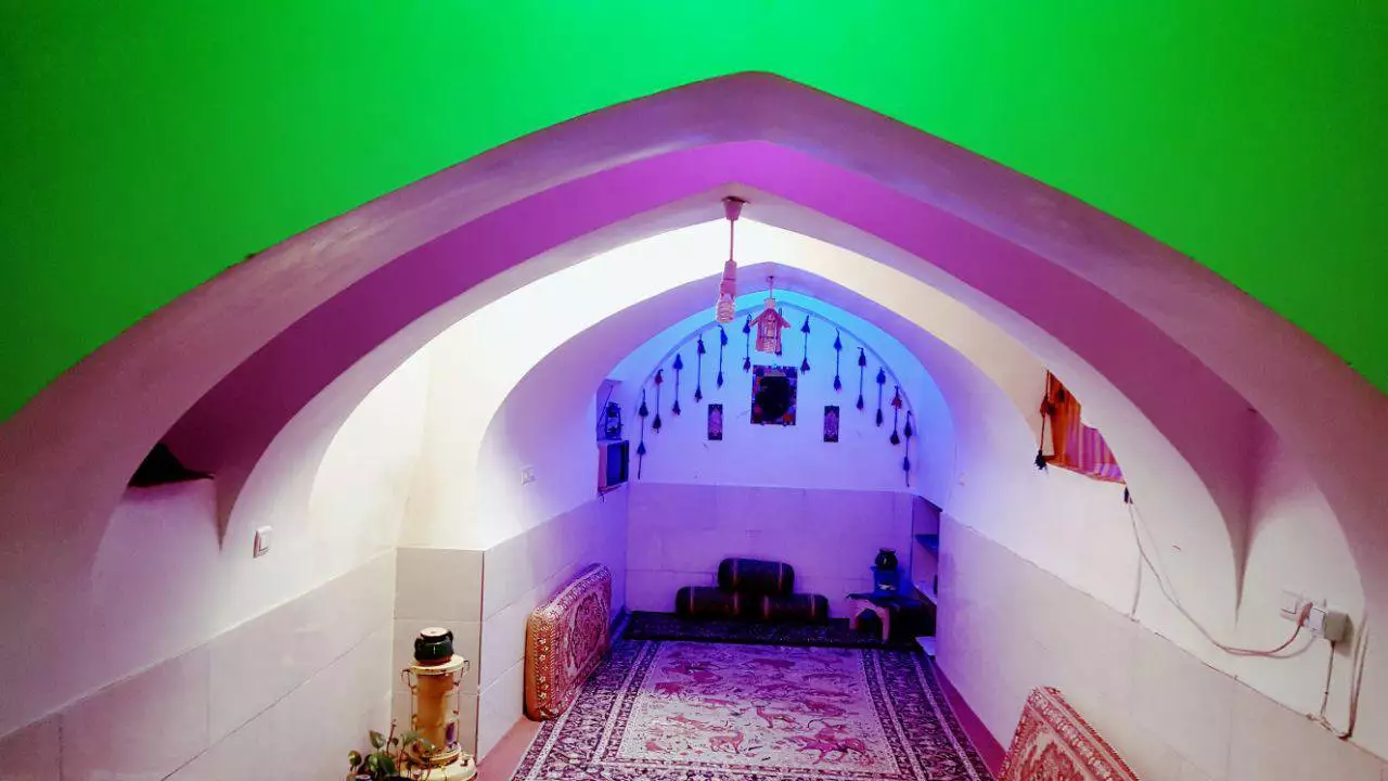 اقامتگاه بومگردی خاطره نایین