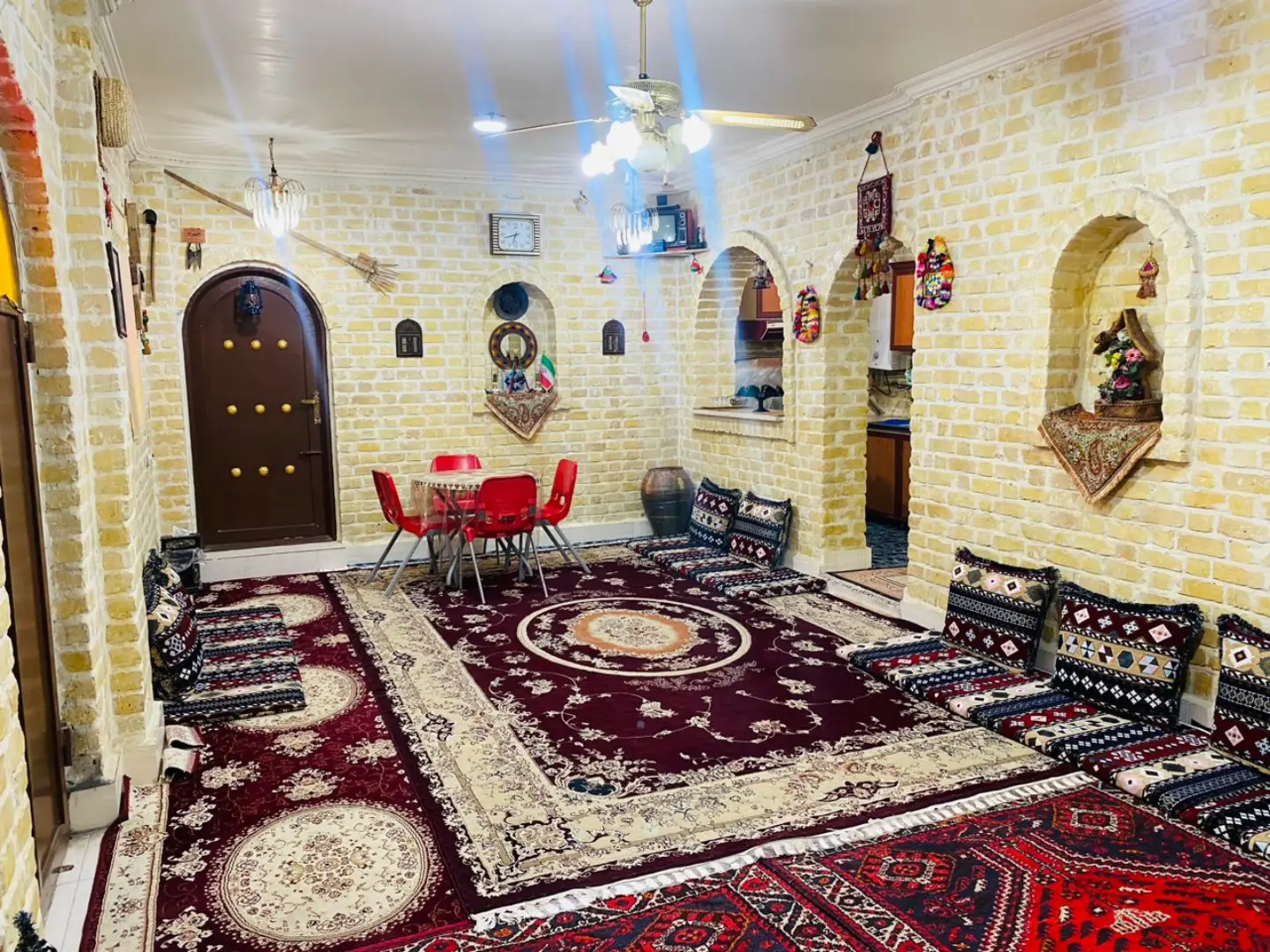 اقامتگاه بومگردی آفتاب جنوب لامرد