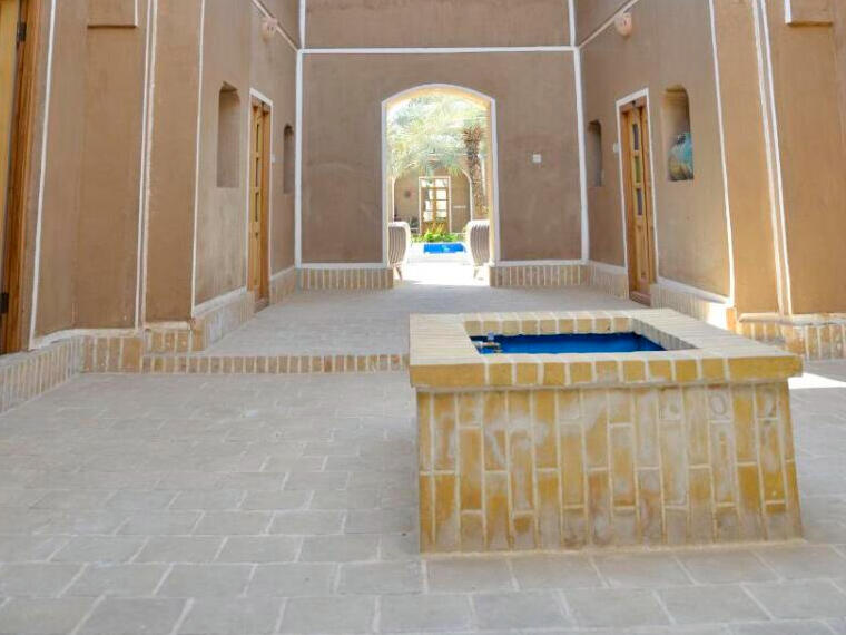 اقامتگاه بومگردی عمارت شاطر اردکان