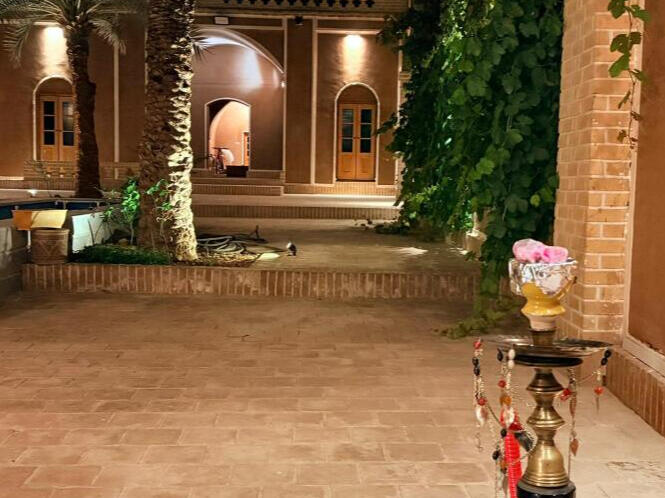 اقامتگاه بومگردی عمارت شاطر اردکان