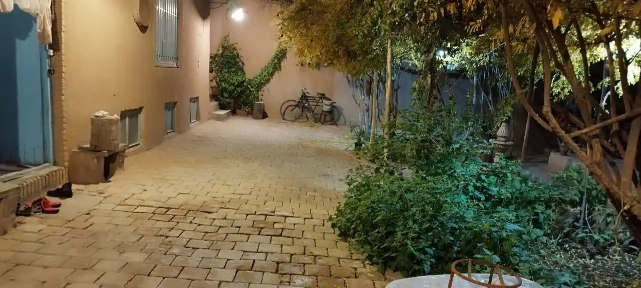 اقامتگاه بومگردی گلک بانو کاشمر
