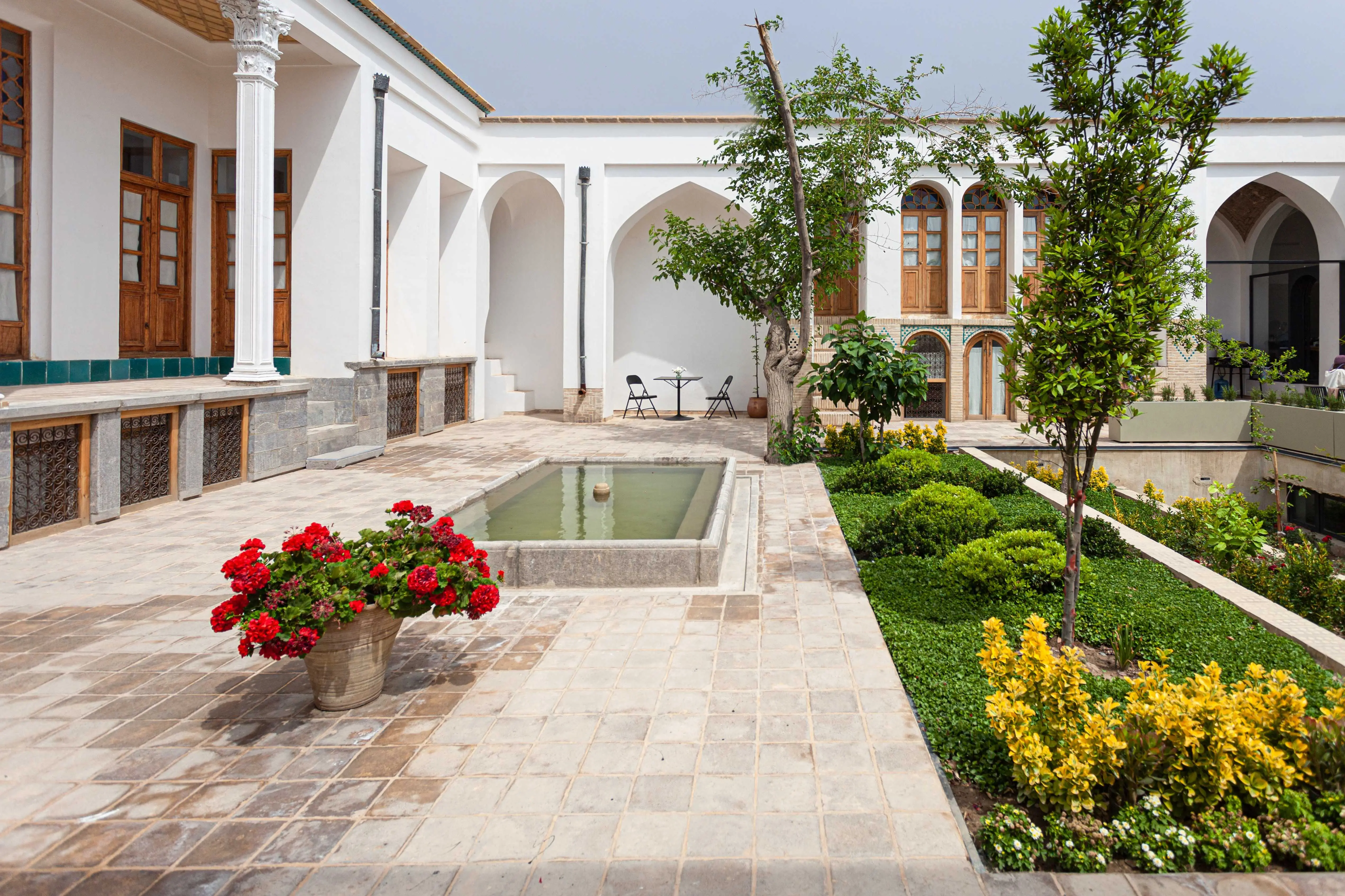 اقامتگاه سنتی درختی اصفهان
