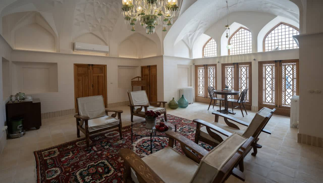 اقامتگاه سنتی استادی کاشان