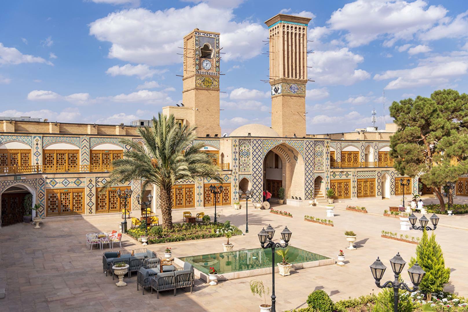 هتل وکیل (کاروانیکا) کرمان