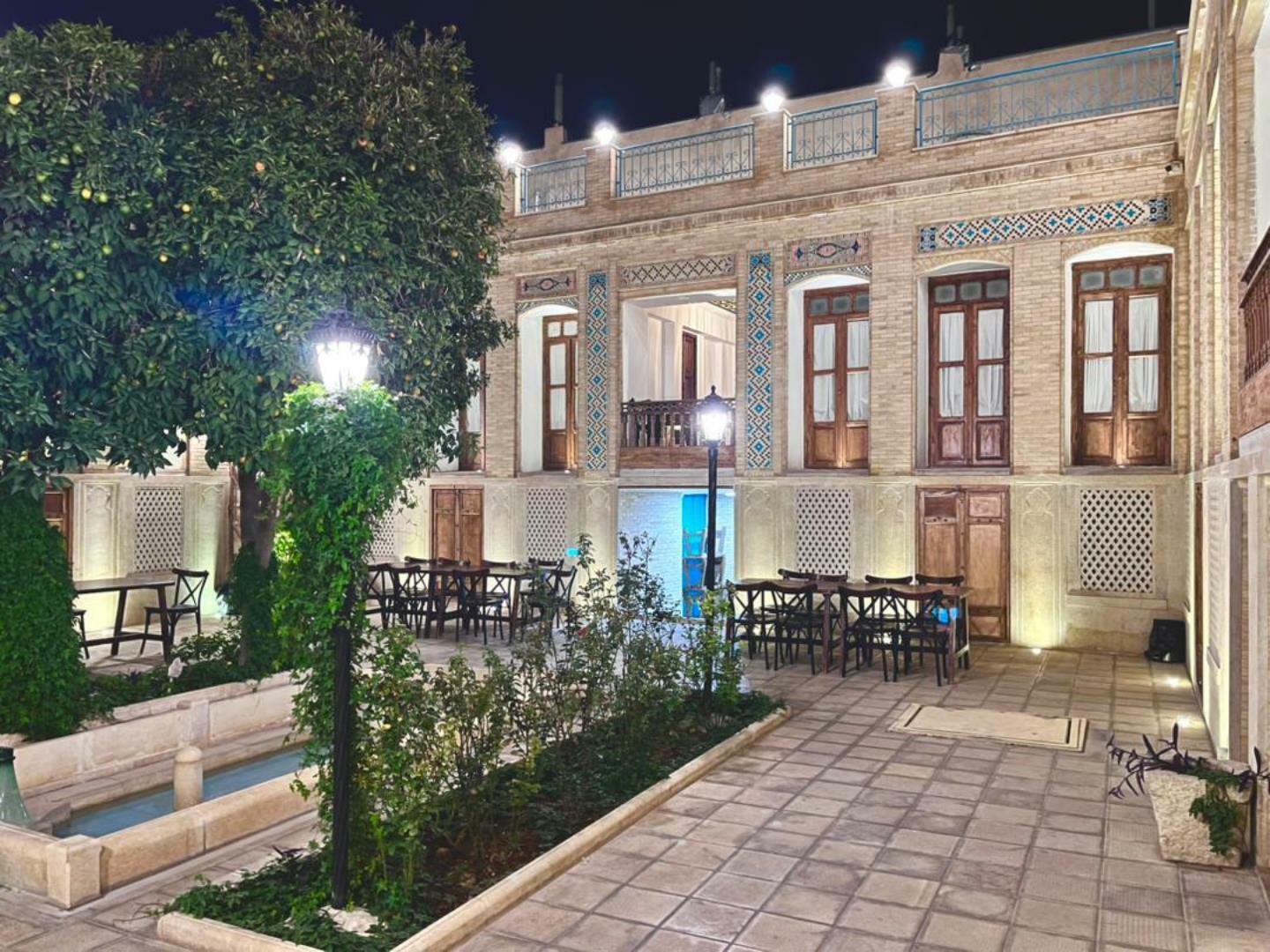 عمارت امیریه شیراز فضای بیرونی 2