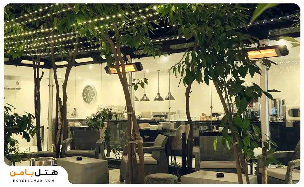 فضای بیرونی هتل کارون تهران
