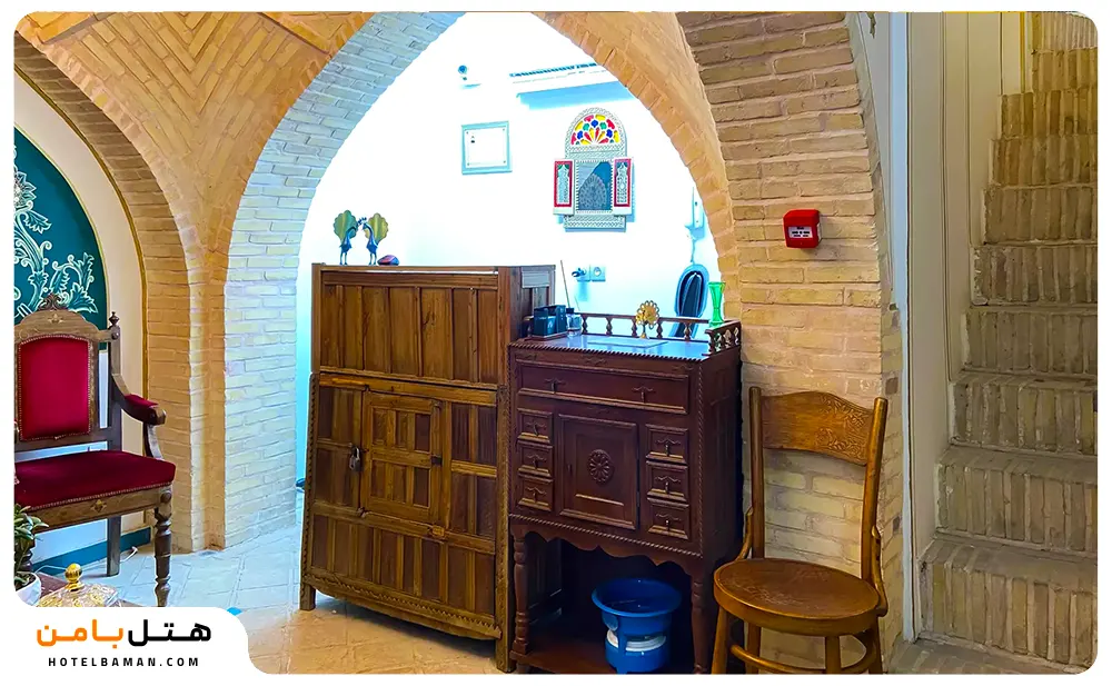 امکانات اتاق اقامتگاه سنتی عمارت طاووسیه اصفهان