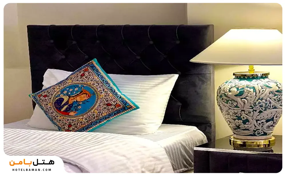 اتاق اقامتگاه سنتی عمارت سهرودی اصفهان