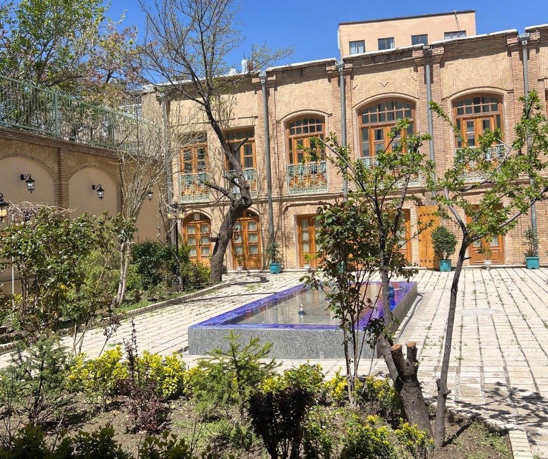 اقامتگاه سنتی آوا همدان