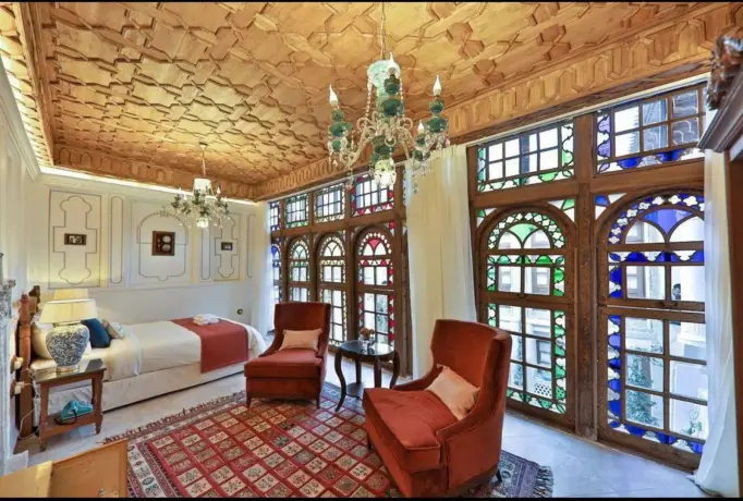 اقامتگاه سنتی عمارت سحرخیزان شیراز