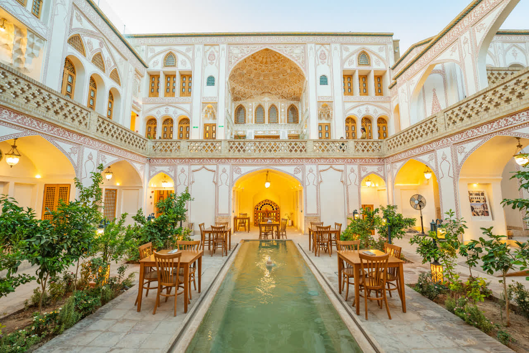 اقامتگاه سنتی عمارت آقاحسینی کاشان