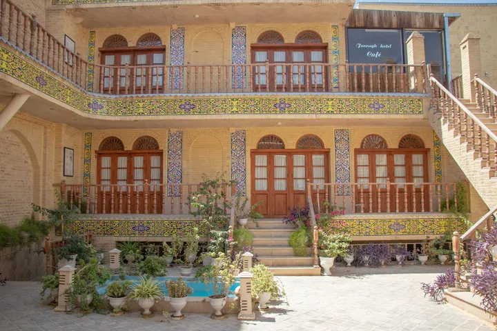اقامتگاه سنتی فروغ مهر شیراز