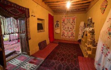 اقامتگاه بومگردی وارگه امیدیه اسفراین