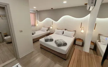 خانه مسافر شب تهران