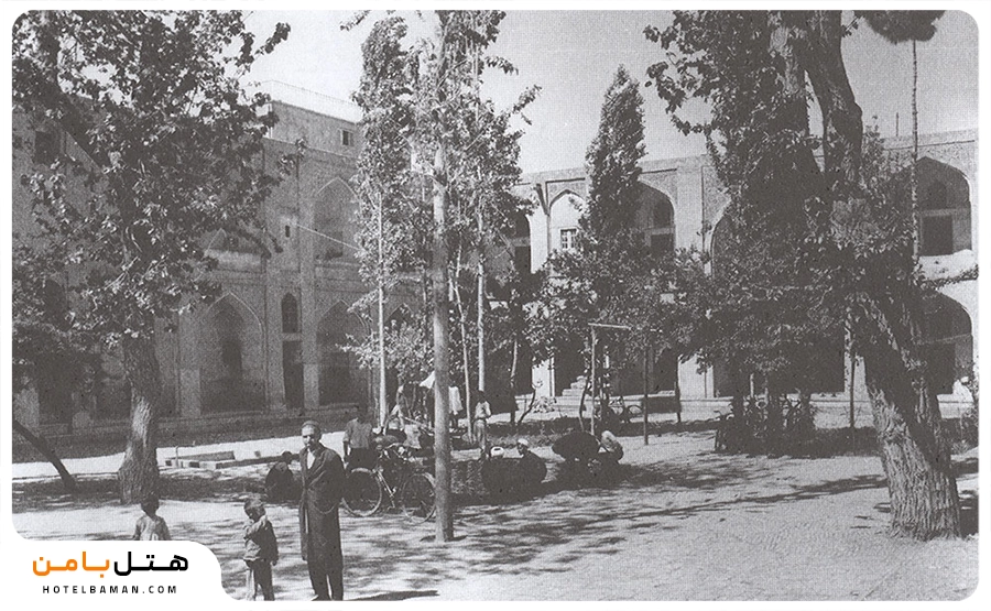 تصویر قدیمی مدرسه عباسقلی خان مشهد