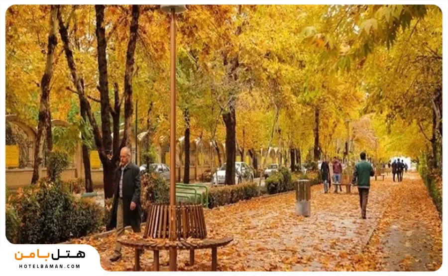 عکش از خیابان و پیاده‌راه چهارباغ عباسی اصفهان