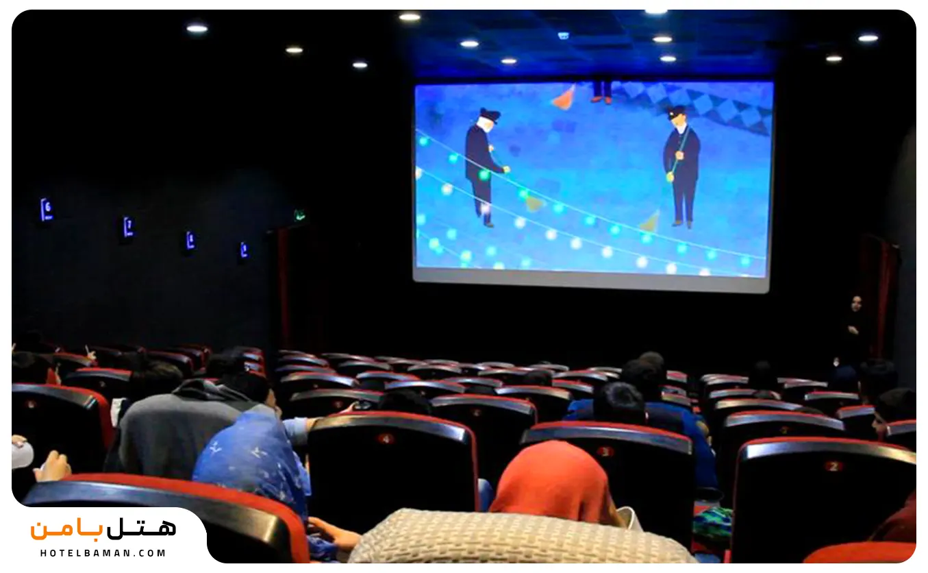 سالن سینما ویلاژتوریست مشهد